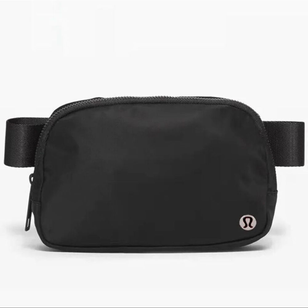 Lululemon  Everywhere Belt Bag  BLACK Satchel Fanny Pack nwt 2022